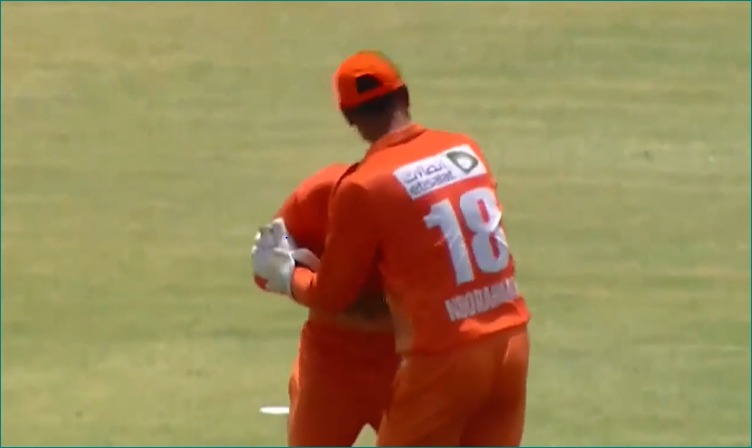Lalbaz Sinzai's 3 for 11 | Match 9