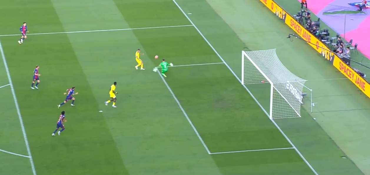 SERVED HOT & SAUCY! Santi Comesana lobbed the keeper in style