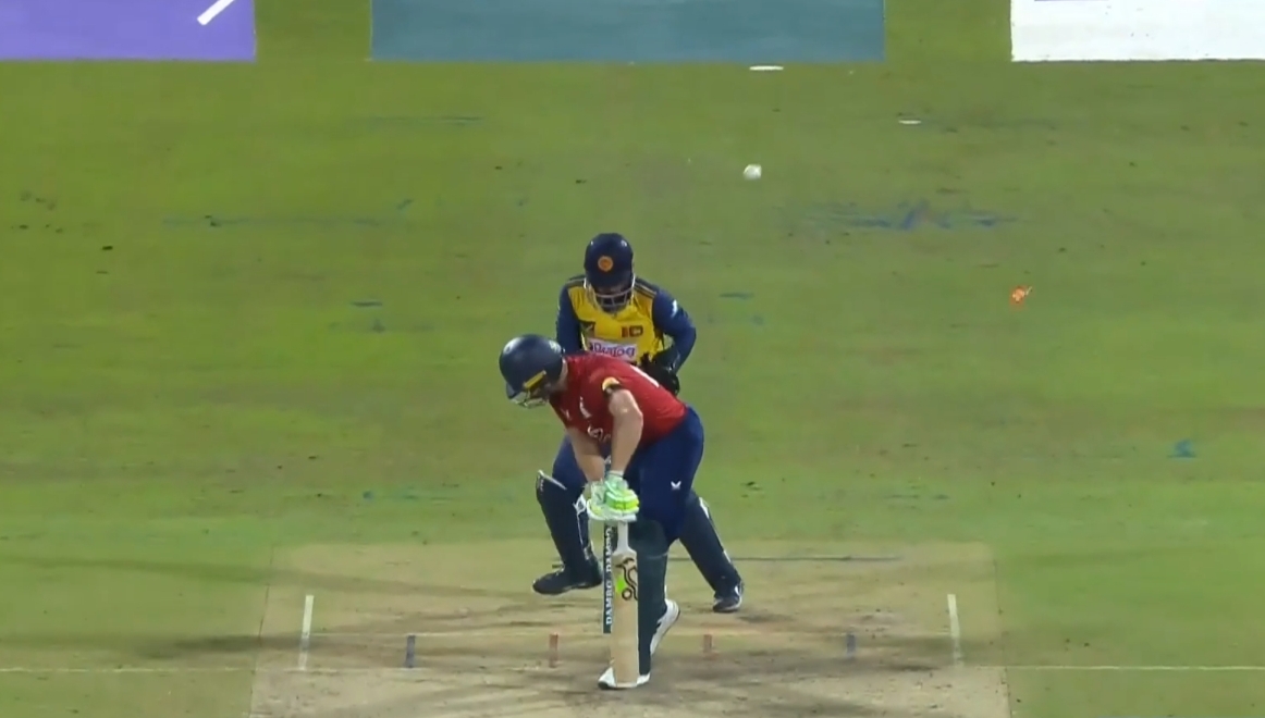 Spin Masterclass! Theekshana dismantles Buttler's stumps