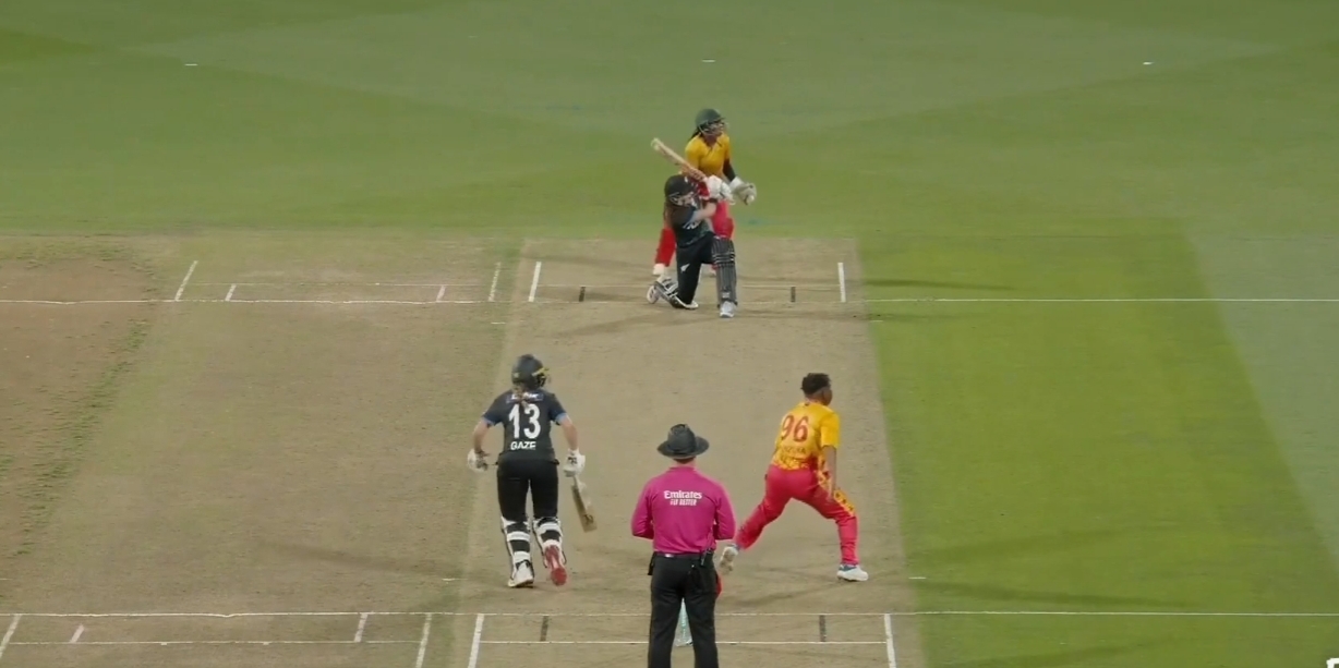 44444! Amelia Kerr goes on a rampage