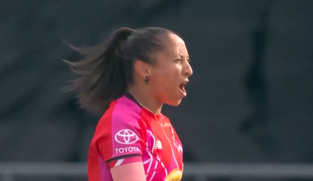 Shabnim Ismail's 3 for 16 | Match 24