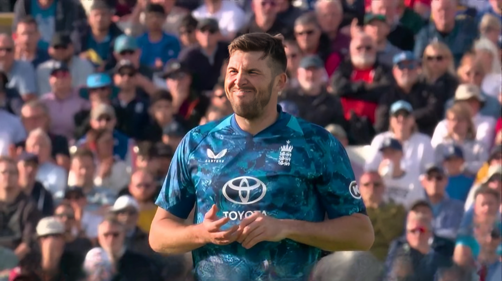 Jamie Overton's 3 for 22 | 1st ODI