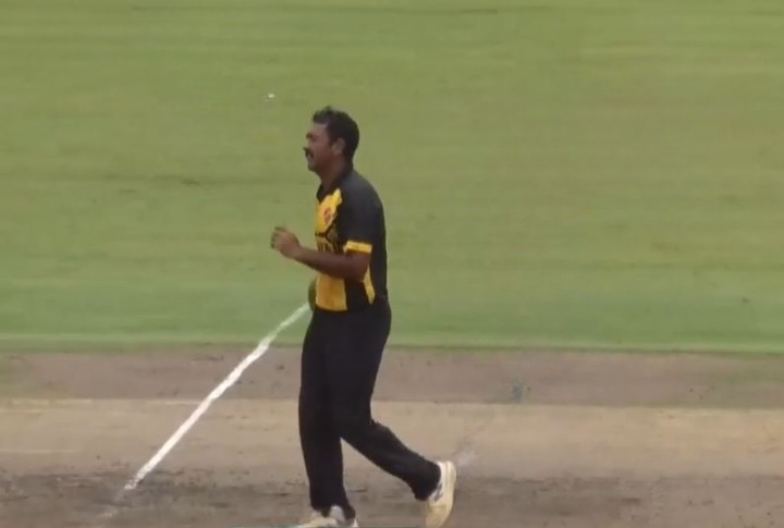 Khizar Hayat's 4 for 50 | Match 3 