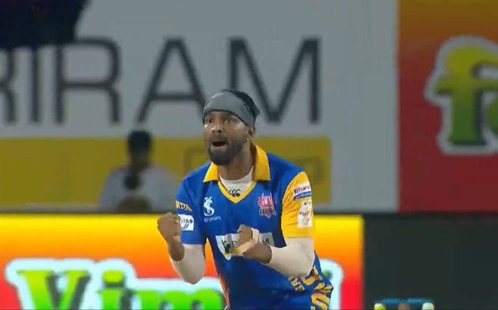 Kranthi Kumar's 4 for 30 | Match 21