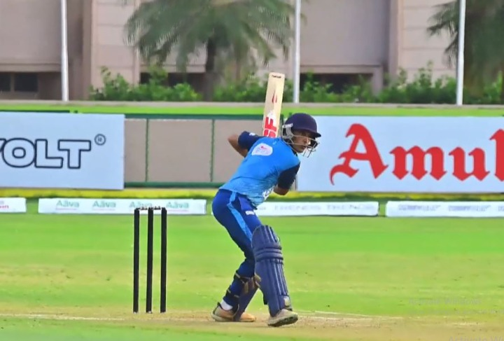 Siddhart Vekharia's 80* off 38 | Match 10