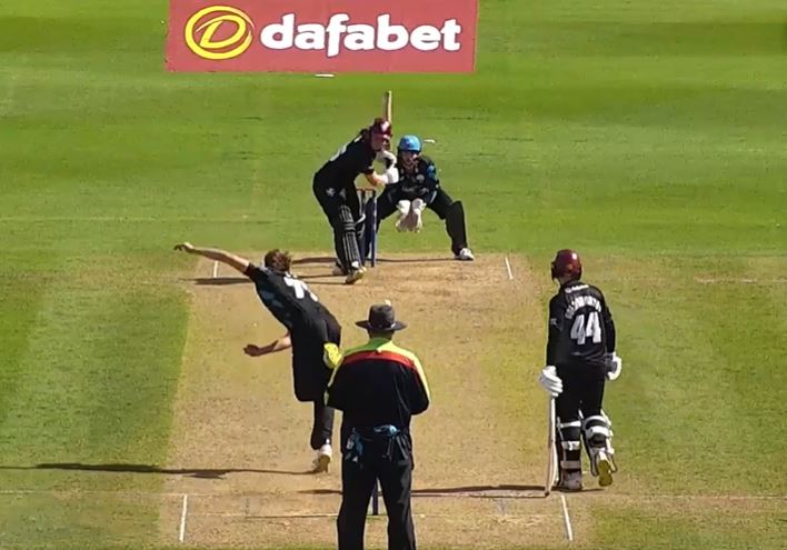 Somerset vs Worcestershire: James Rew's 70 off 60