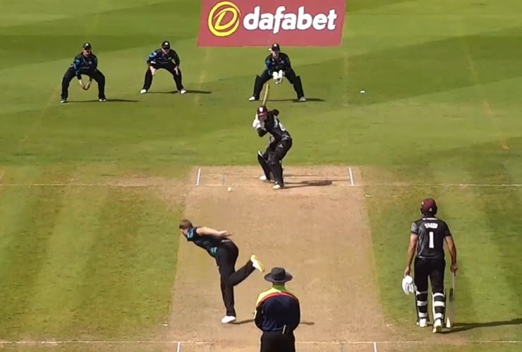 Somerset vs Worcestershire: Lewis Goldsworthy's 95 off 108