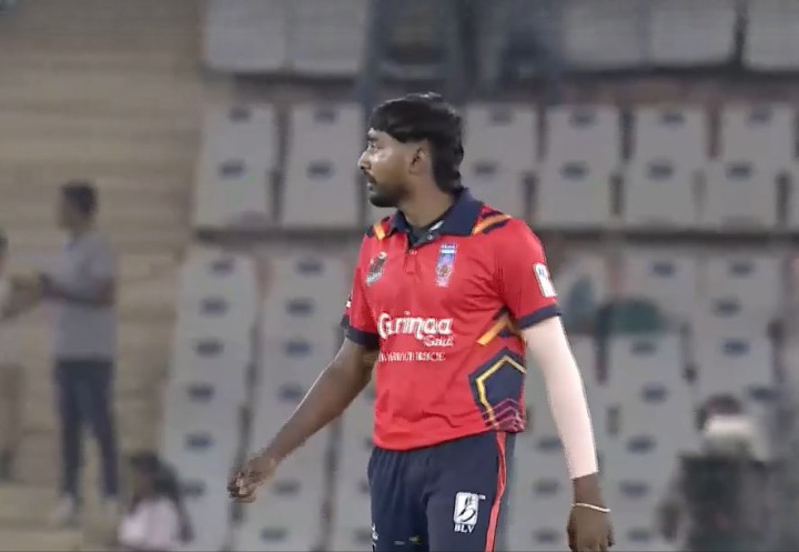 BLV Blasters vs Royal Phantoms: Kuljit Singh's 3 for 17