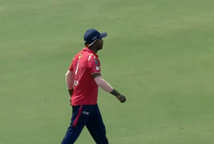 Mahe Megalo Strikers vs Karaikal Kniights : S Santhosh Kumaran's 3 for 17