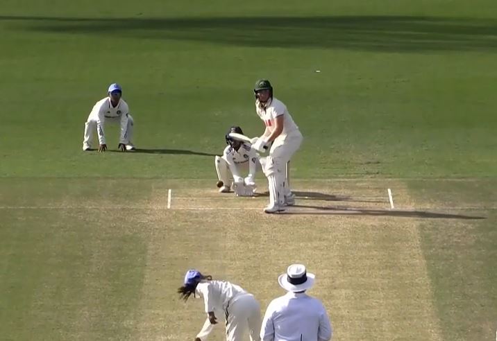 Anika Learoyd's 72 off 125 | One-off unofficial Test