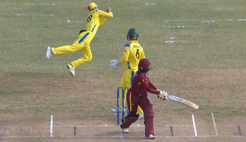 SWUNG & SNAPPED! Litchfield's reflex catch stuns Fletcher