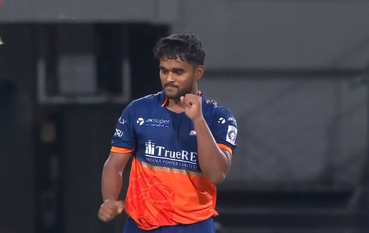 Mangesh Yadav's 4 for 18 | Match 17