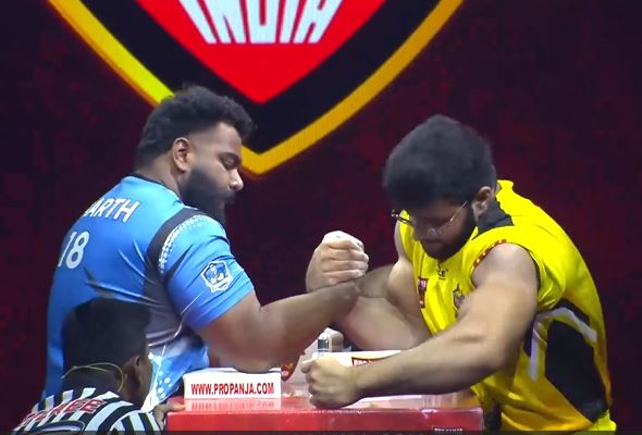 Mumbai Muscle vs Kiraak Hyderabad | Paarth Soni vs Aabhas Rana (100 kg) | Hindi Highlights