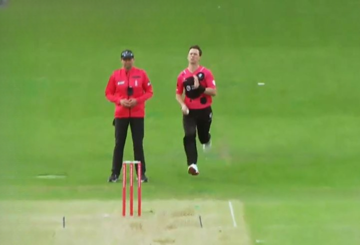 Matt Henry's 3 for 21 | Match 4