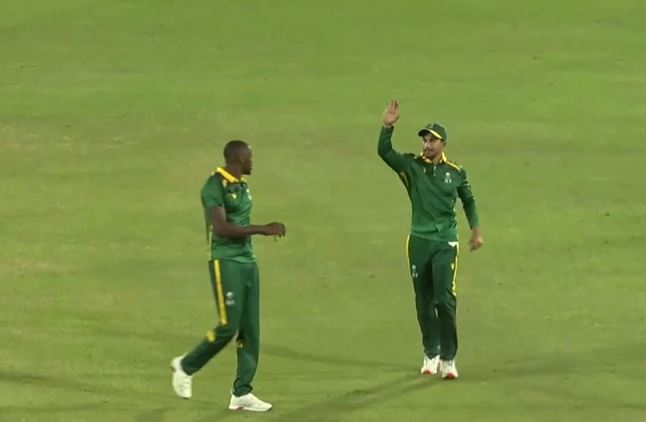 Mihlali Mpongwana's 3 for 37 | Match 1