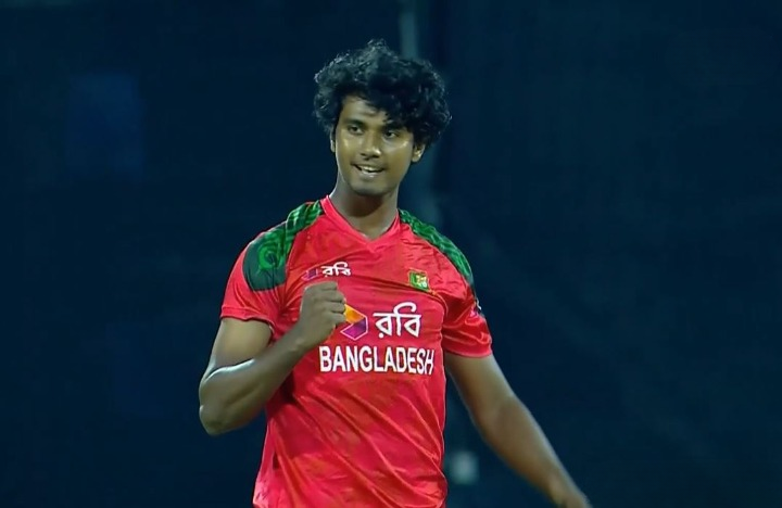 Hasan Mahmud's 3 for 33 | 1st T20I
