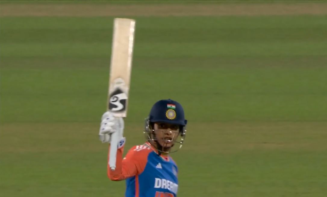 MANDHANA MAGIC! Fifty sealed with a boundary
