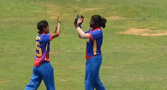 Manisha Upadhayay's 4 for 20 | Super Three