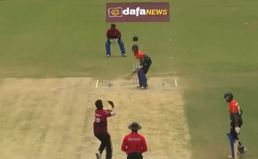 Smashers vs Royals: M Mathan's 3 for 15