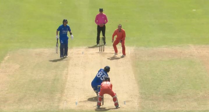 Roelof van der Merwe's 3 for 15 | Match 10