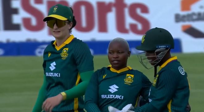 Nonkululeko Mlaba's 4 for 33 | 2nd ODI