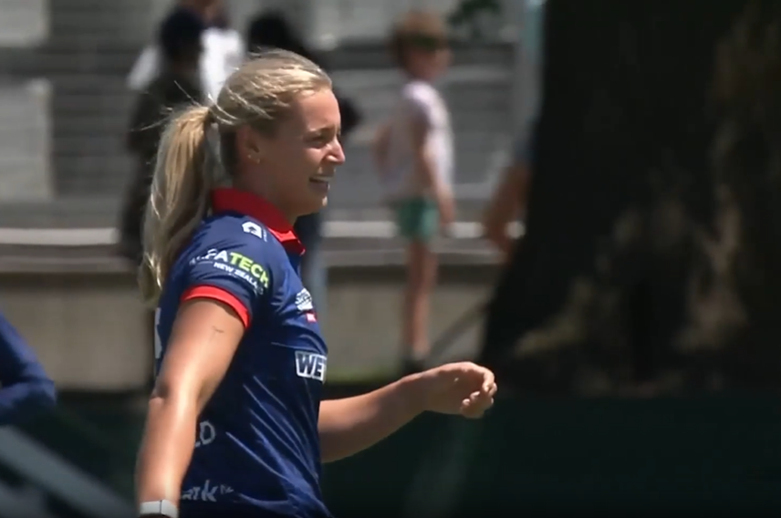 Molly Penfold's 3 for 22 | Match 26