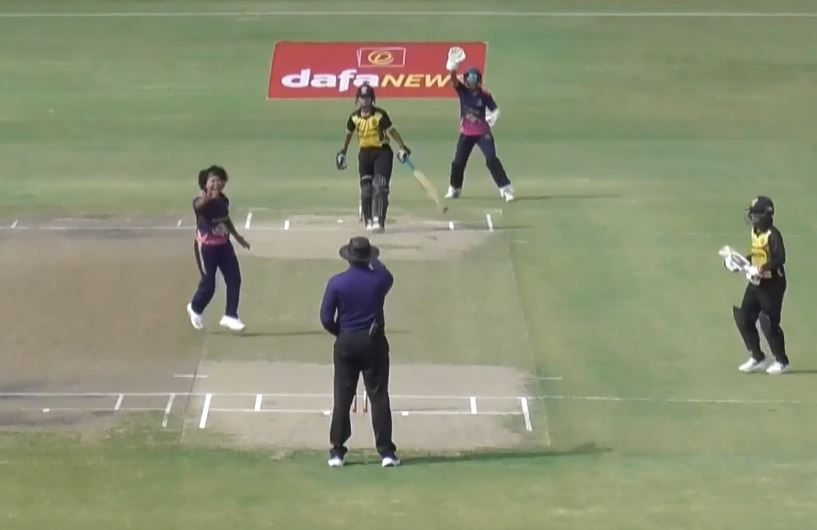 Nirupama Baro's 3 for 17 | Match 1
