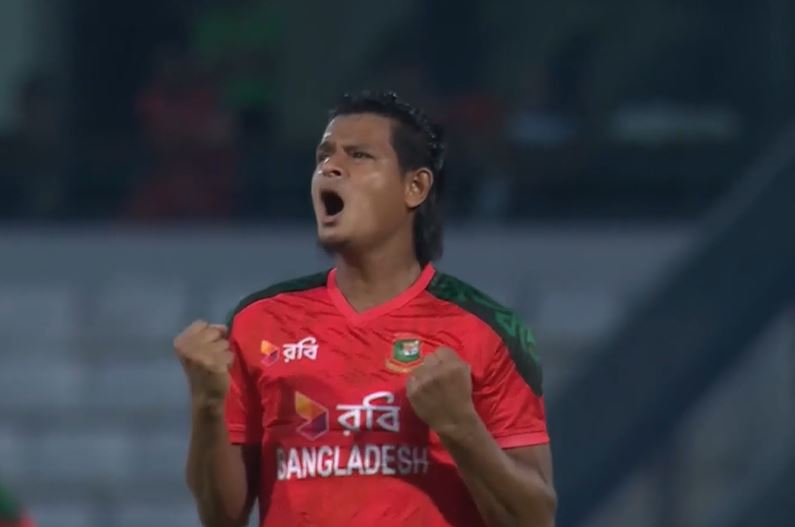 Nasum Ahmed's 3 for 21 | 2nd T20I