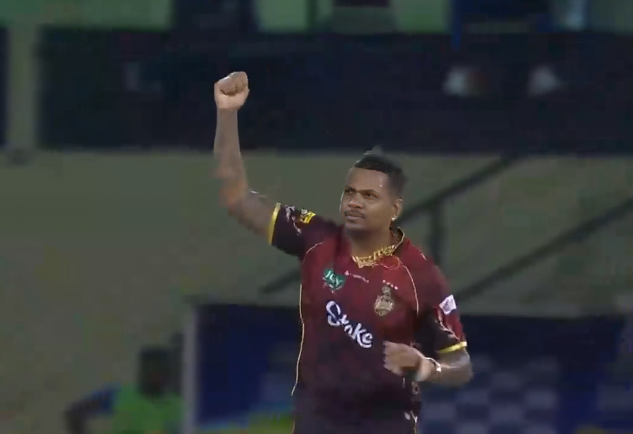 Sunil Narine's 3 for 18 | Qualifier 2