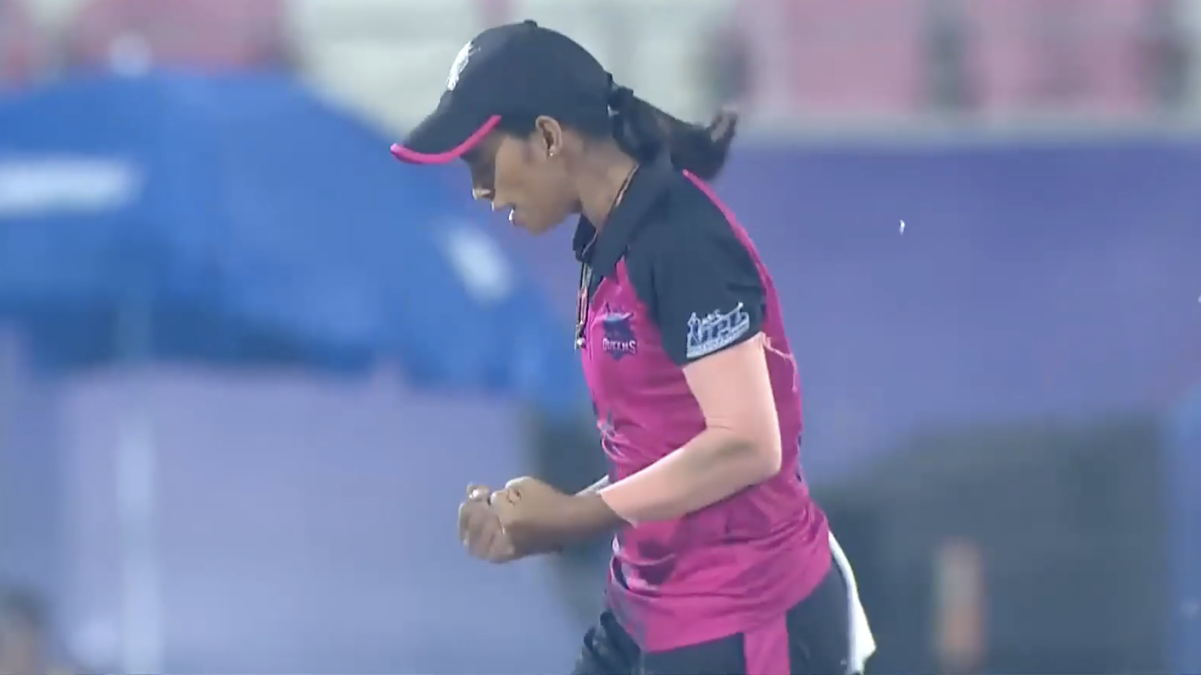 Neelam Bhardwaj's 3 for 18 | Match 6