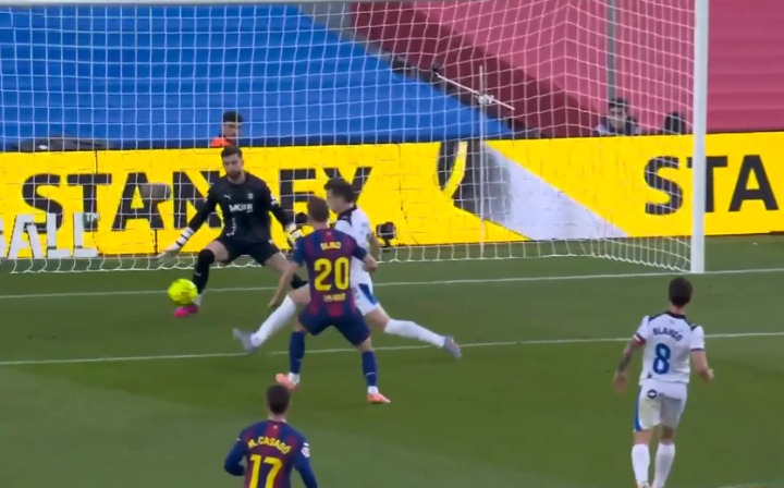 Perfect Play! Raphinha set up Olmo for a razor-sharp finish