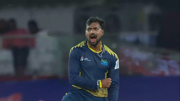 Pappu Roy's 3 for 20 | Match 12