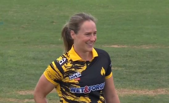 Ellyse Perry's 3 for 11 | Match 6