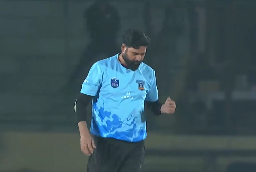 Raman Dutta's 3 for 13 | Match 9 