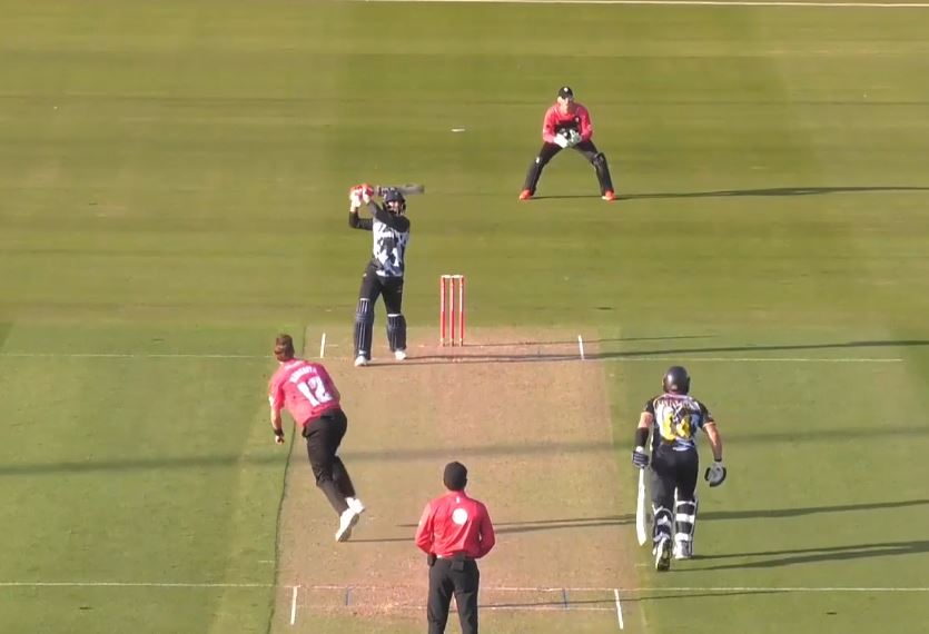 Riley Meredith's 4 for 21 | Match 65