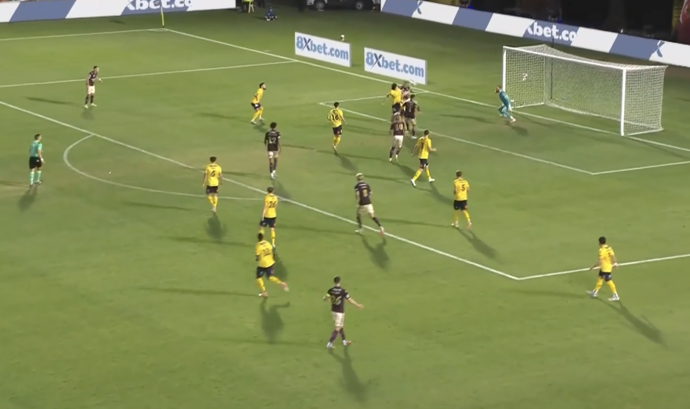 92ND MINUTE WINNER! Justin Vidic wins it for Brisbane Roar