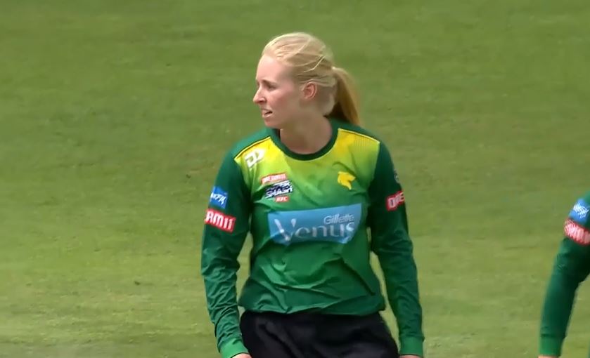 Hannah Rowe's 3 for 13 | Match 4
