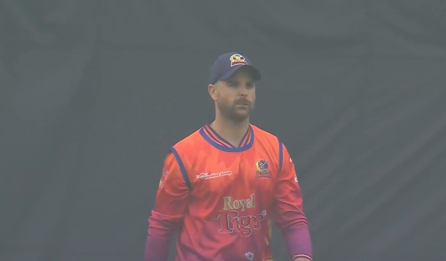 Ryan Burl's stunning grab ends Shahadat Hossain's knock at 50