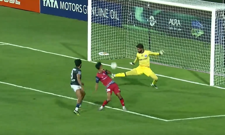 REFLEX MASTERY! Albino Gomes's save dazzles Jamshedpur