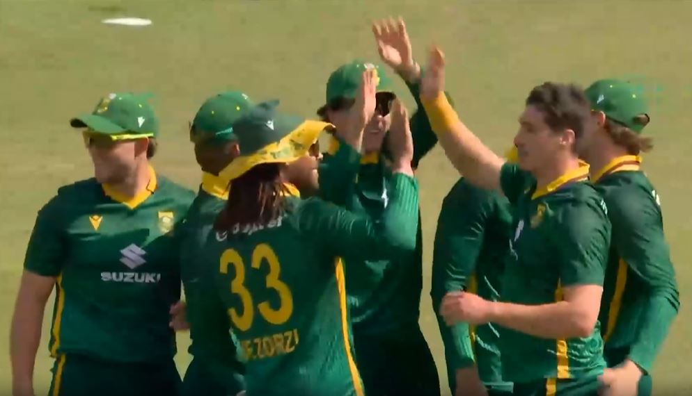 South Africa beat England by 7 wickets | 1st ODI