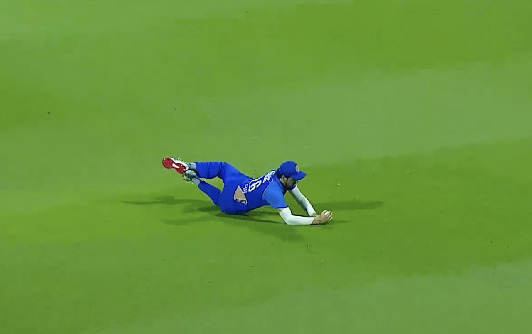 BRILLIANT! Sediqullah ran back to secure a superb catch