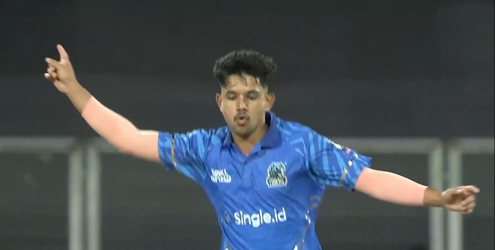 Akhin Sathar's 3 for 13 | Match 2