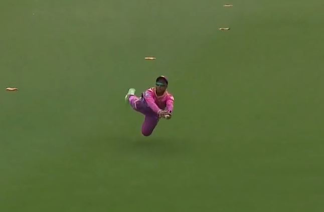 Captain vs Captain: Shakib’s incredible catch sends Stoinis back! 