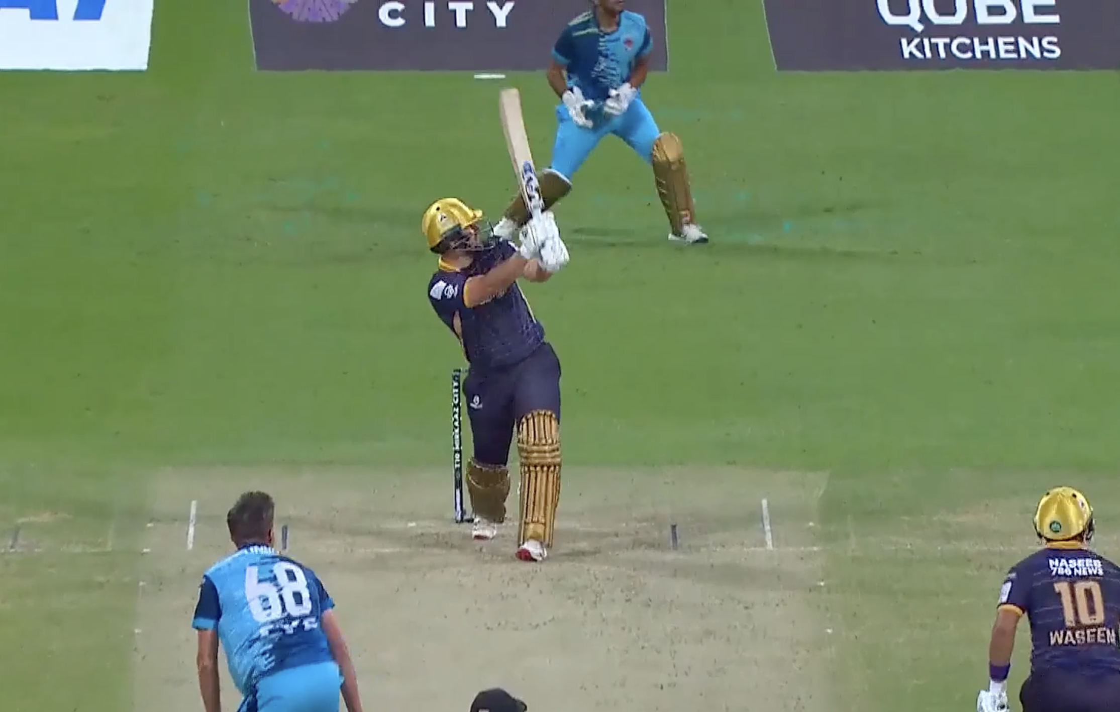 SUPER OVER DRAMA! Livingstone wins it for Quetta Qavalry