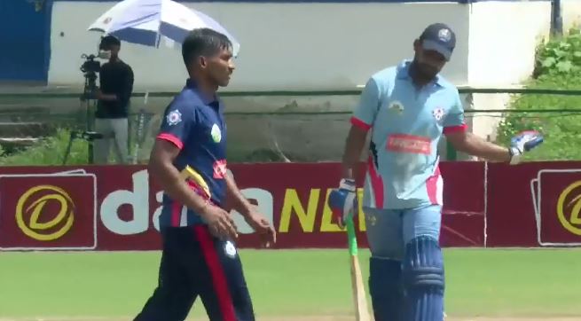 Akshay Sain's 3 for 17 | Match 33