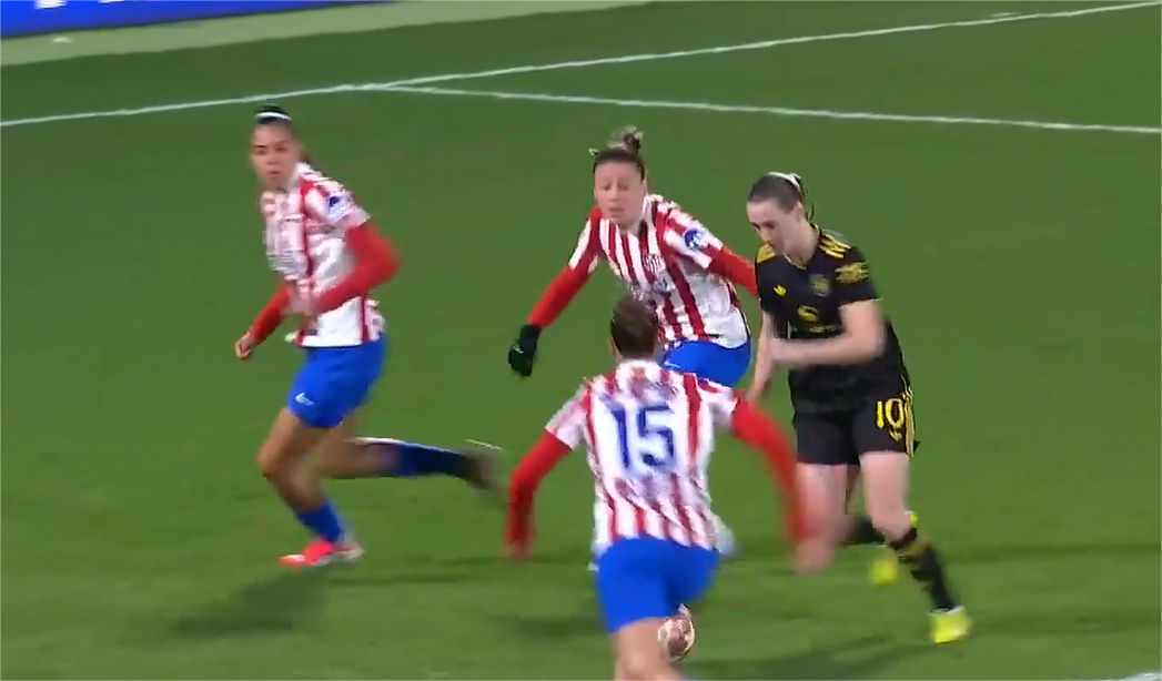 BRILLIANT STRIKE! Elisabeth Terland opens the scoring