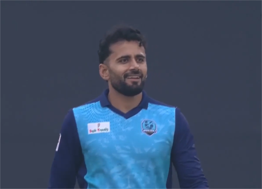 Zahir Khan's 3 for 8 | Match 15