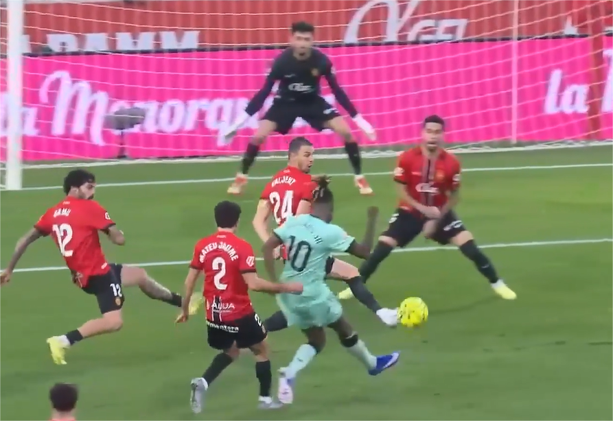 PURE CLASS! Nico Williams unleashes a spectacular finish