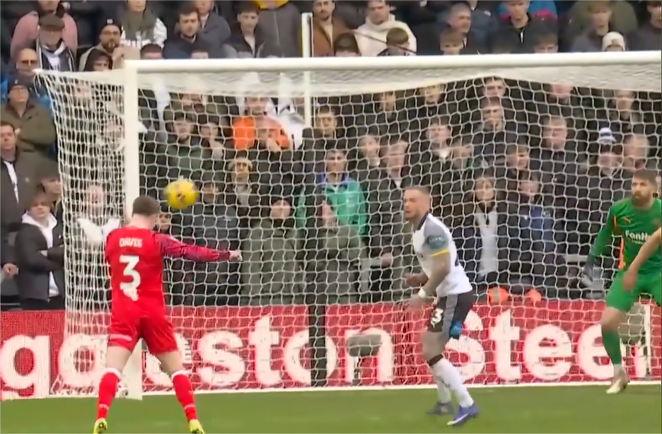 SENSATIONAL HEADER! Leif Davis puts Ipswich Town in front