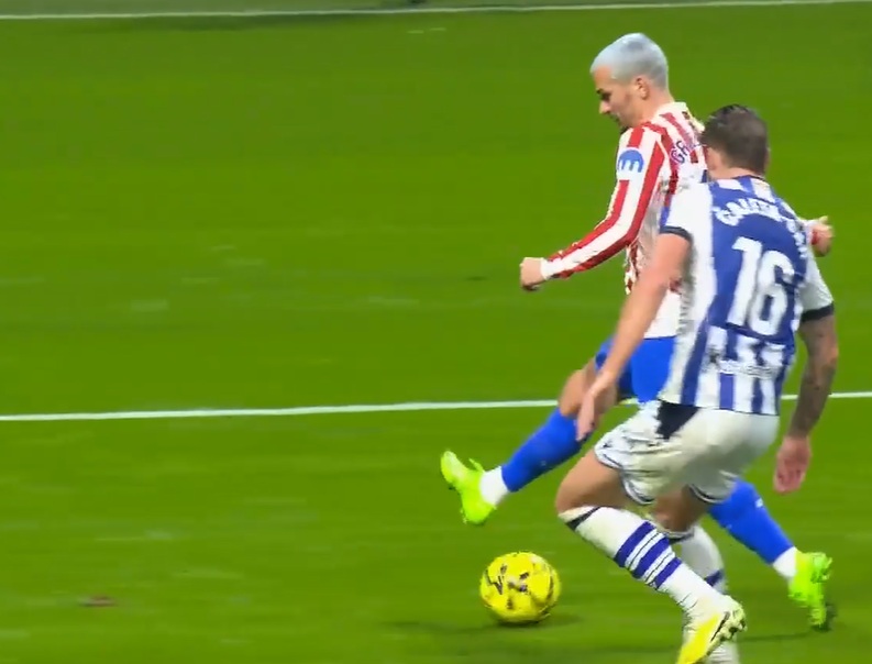 Exquisite Back-Heel! Griezmann sets up Nicolas Gonzalez